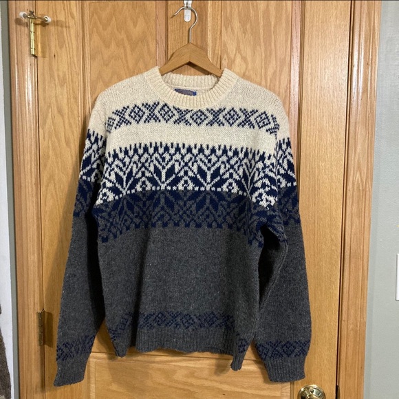 Vintage Pendleton wool long sleeve sweater with snowflake pattern - Picture 1 of 5